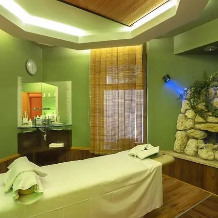 Carbona Great Time Aparthotel Hévíz